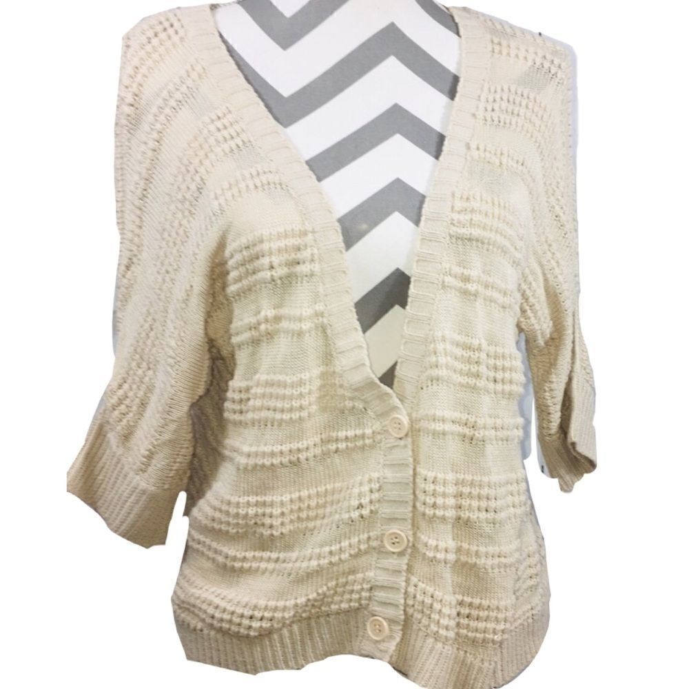 NWOT Love By Design Short Sleeve Knit Cardigan